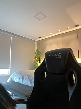 Laisabrazil online show from November 24, 4:18 pm