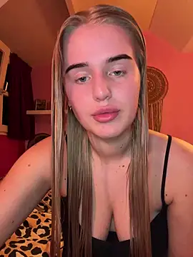 Snapshot of yourhornyslut chatting on March 19, 8:32 pm yourhornyslut online show from March 19, 8:32 pm