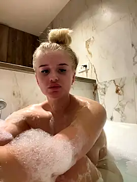 Snapshot of yourhornyslut chatting on September 25, 7:17 pm yourhornyslut online show from September 25, 7:17 pm