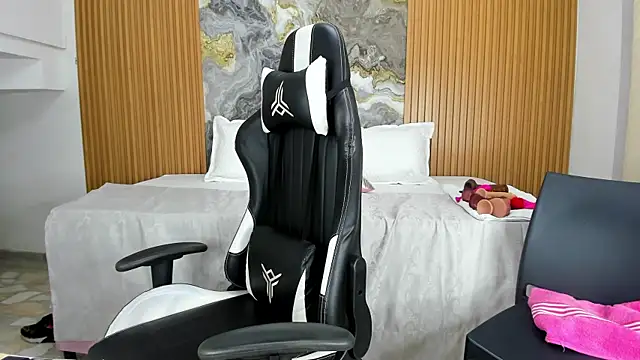 Danna topless online show from January 31, 3:33 pm