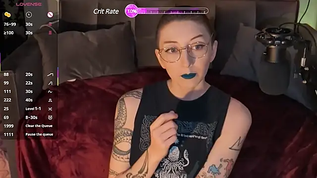 lovelylucyy online show from February 9, 11:25 pm