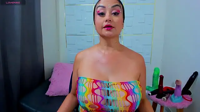 IsaSixty9 online show from December 17, 7:04 pm