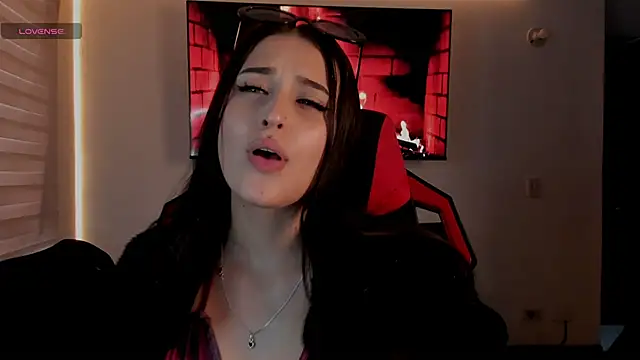 Snapshot of Charlotte_greys chatting on November 22, 10:20 pm Charlotte greys online show from November 22, 10:20 pm