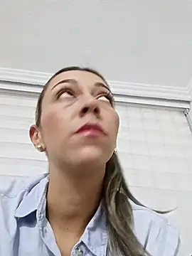 Snapshot of rachellboom chatting on January 17, 1:43 am rachellboom online show from January 17, 1:43 am