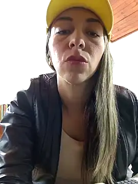 Snapshot of rachellboom chatting on May 13, 10:17 pm rachellboom online show from May 13, 10:17 pm