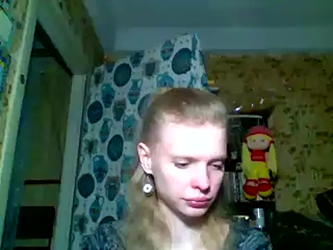 Snapshot of SexyAndYunge chatting on December 2, 1:24 pm SexyAndYunge online show from December 2, 1:24 pm