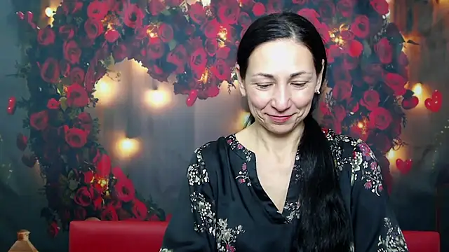 Snapshot of LiluGrants chatting on February 4, 10:24 pm LiluGrants online show from February 4, 10:24 pm