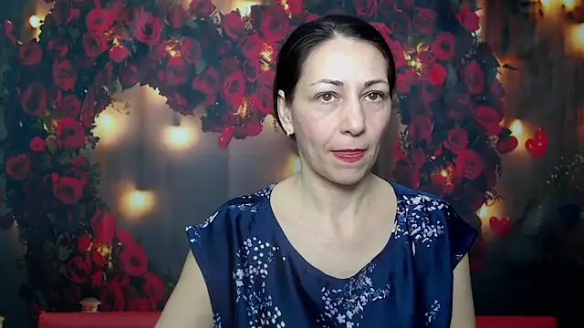 Snapshot of LiluGrants chatting on February 6, 7:07 pm LiluGrants online show from February 6, 7:07 pm