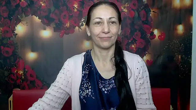 Snapshot of LiluGrants chatting on February 7, 4:37 am LiluGrants online show from February 7, 4:37 am