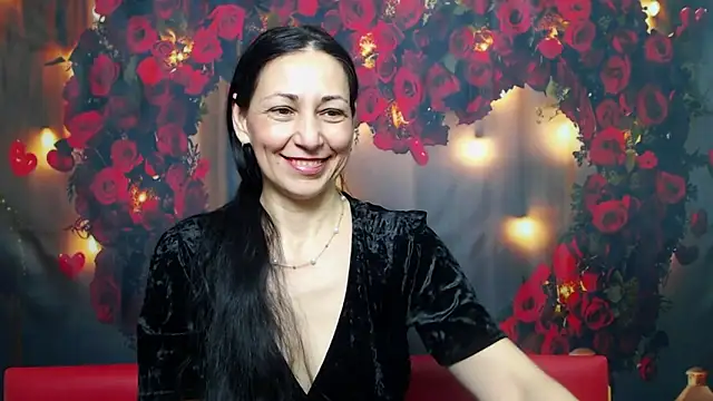 Snapshot of LiluGrants chatting on February 12, 4:23 am LiluGrants online show from February 12, 4:23 am