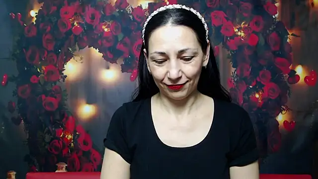 Snapshot of LiluGrants chatting on February 13, 1:29 am LiluGrants online show from February 13, 1:29 am