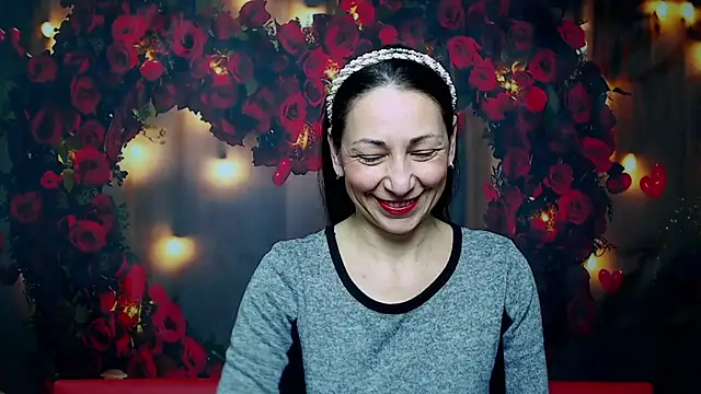 Snapshot of LiluGrants chatting on February 16, 1:58 am LiluGrants online show from February 16, 1:58 am