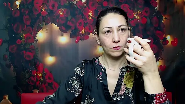 Snapshot of LiluGrants chatting on February 20, 7:08 pm LiluGrants online show from February 20, 7:08 pm