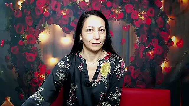 Snapshot of LiluGrants chatting on February 21, 1:44 am LiluGrants online show from February 21, 1:44 am