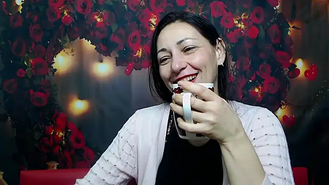 Snapshot of LiluGrants chatting on March 5, 1:21 am LiluGrants online show from March 5, 1:21 am