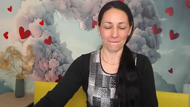 Snapshot of LiluGrants chatting on March 9, 2:29 am LiluGrants online show from March 9, 2:29 am