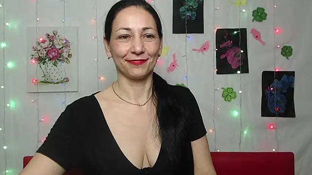 Snapshot of LiluGrants chatting on March 18, 1:53 am LiluGrants online show from March 18, 1:53 am