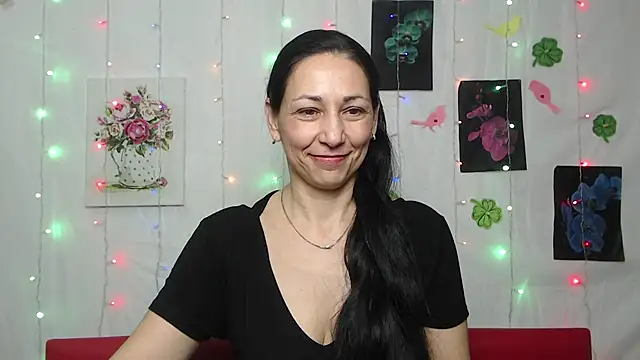 Snapshot of LiluGrants chatting on March 18, 5:09 am LiluGrants online show from March 18, 5:09 am