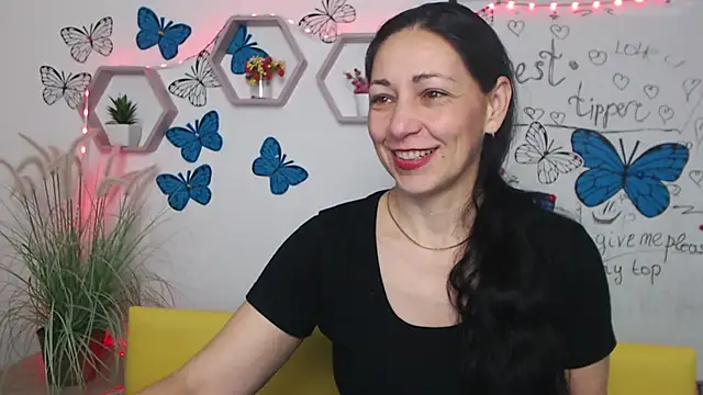 Snapshot of LiluGrants chatting on March 19, 7:06 pm LiluGrants online show from March 19, 7:06 pm