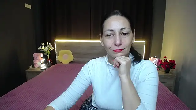 Snapshot of LiluGrants chatting on November 13, 7:13 pm LiluGrants online show from November 13, 7:13 pm