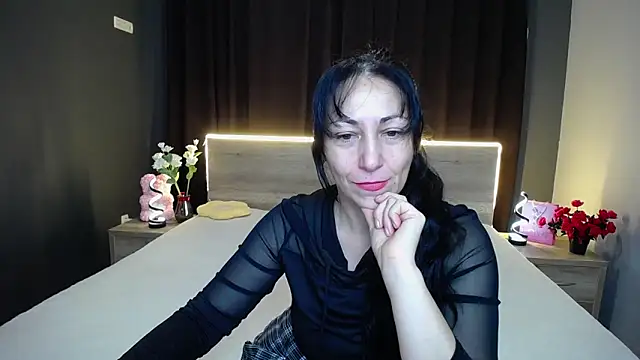 Snapshot of LiluGrants chatting on December 1, 7:08 pm LiluGrants online show from December 1, 7:08 pm