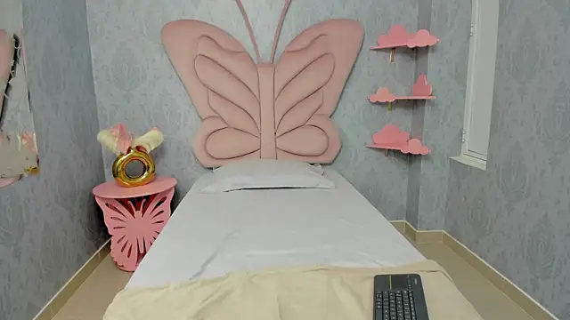 MaddyCute4u online show from February 12, 11:40 am