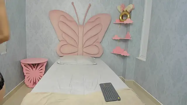 MaddyCute4u online show from February 21, 11:33 am