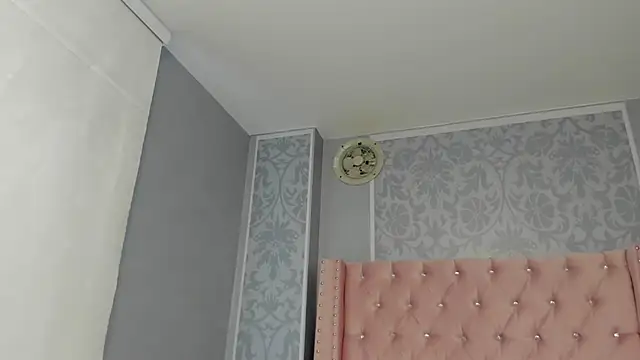 MaddyCute4u online show from March 14, 3:03 pm