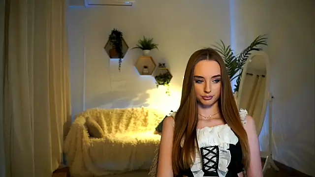 petitegonwiild online show from January 8, 2:56 pm