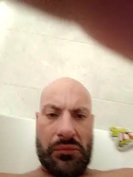 Snapshot of mobydick42085 chatting on December 1, 3:44 am mobydick42085 online show from December 1, 3:44 am