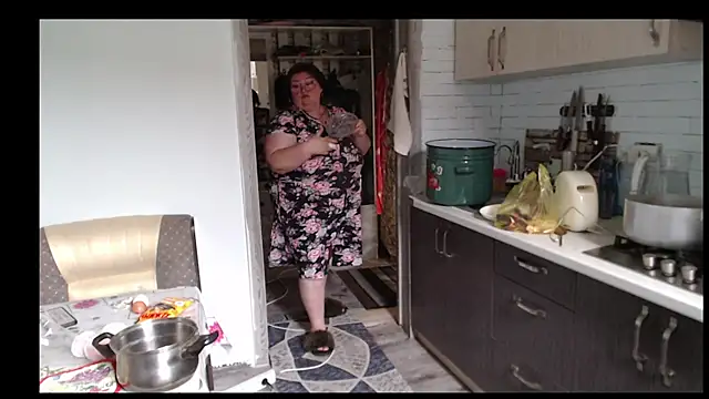 Snapshot of Goddess57 chatting on June 6, 8:19 am Goddess57 online show from June 6, 8:19 am