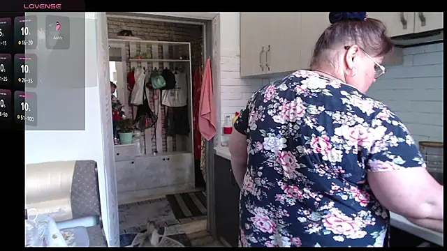 Snapshot of Goddess57 chatting on June 28, 6:08 am Goddess57 online show from June 28, 6:08 am
