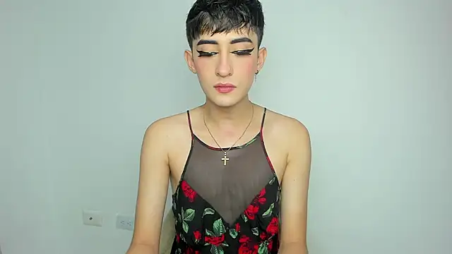 Snapshot of HotStar_yes chatting on January 8, 2:35 am HotStar yes online show from January 8, 2:35 am