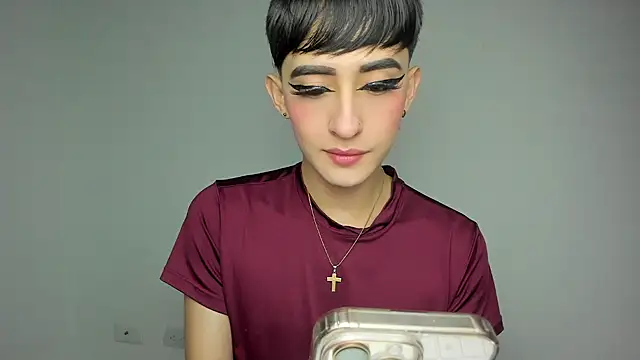 Snapshot of HotStar_yes chatting on January 19, 12:06 am HotStar yes online show from January 19, 12:06 am