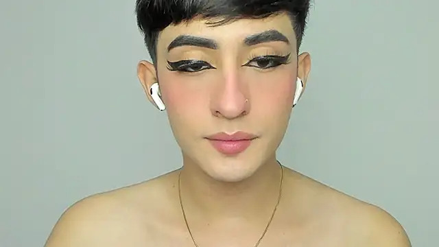 Snapshot of HotStar_yes chatting on January 30, 12:18 am HotStar yes online show from January 30, 12:18 am