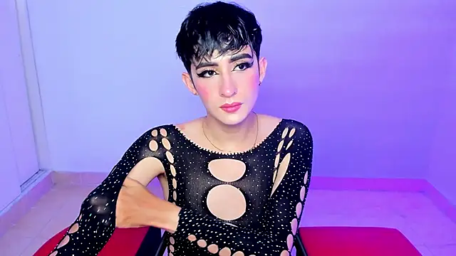 Snapshot of HotStar_yes chatting on February 11, 3:29 am HotStar yes online show from February 11, 3:29 am