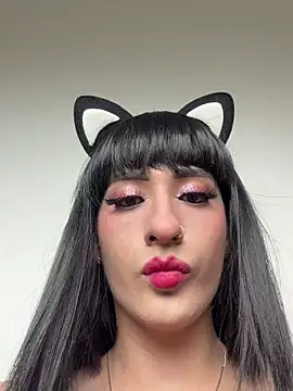 Snapshot of HotStar_yes chatting on November 6, 12:22 am HotStar yes online show from November 6, 12:22 am