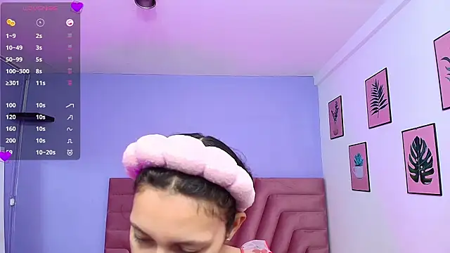 Snapshot of Beautifulskinny18 chatting on February 5, 7:53 pm Beautifulskinny18 online show from February 5, 7:53 pm