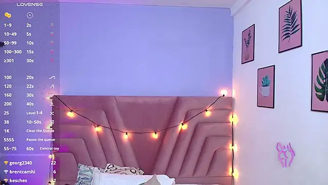 Snapshot of Beautifulskinny18 chatting on February 26, 1:53 am Beautifulskinny18 online show from February 26, 1:53 am