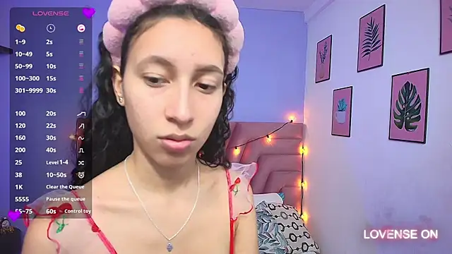 Snapshot of Beautifulskinny18 chatting on March 6, 7:54 pm Beautifulskinny18 online show from March 6, 7:54 pm