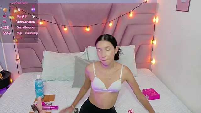 Snapshot of Beautifulskinny18 chatting on September 9, 8:08 pm Beautifulskinny18 online show from September 9, 8:08 pm