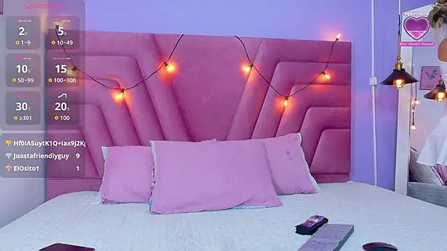 Snapshot of Beautifulskinny18 chatting on February 12, 8:04 pm Beautifulskinny18 online show from February 12, 8:04 pm