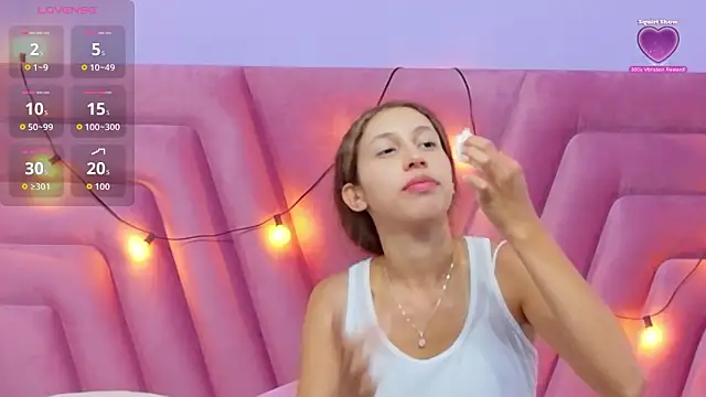 Snapshot of Beautifulskinny18 chatting on February 19, 7:32 pm Beautifulskinny18 online show from February 19, 7:32 pm