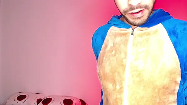 Snapshot of Logan_cocky chatting on January 17, 1:15 am Logan cocky online show from January 17, 1:15 am