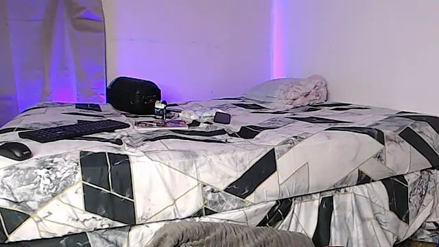 Snapshot of Logan_cocky chatting on February 5, 7:42 pm Logan cocky online show from February 5, 7:42 pm