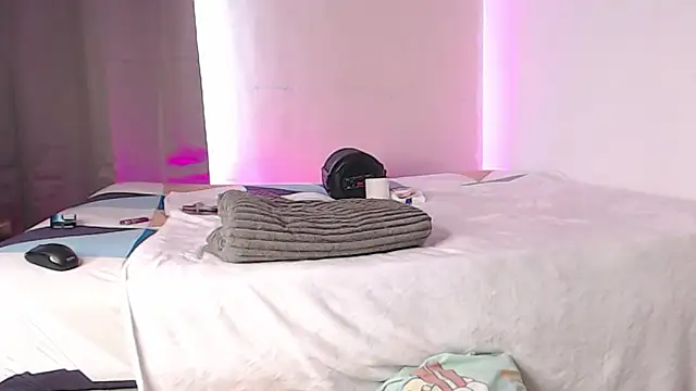 Snapshot of Logan_cocky chatting on February 17, 7:21 pm Logan cocky online show from February 17, 7:21 pm