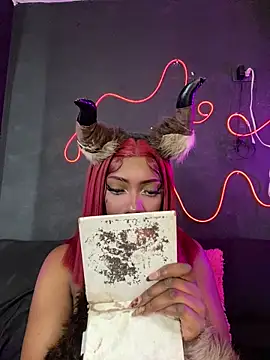 Snapshot of TIFFANYYSTAR chatting on January 5, 5:27 pm TIFFANYYSTAR online show from January 5, 5:27 pm