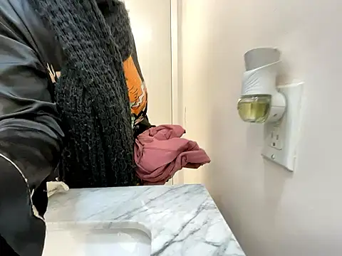 wynterheat online show from January 12, 5:11 pm