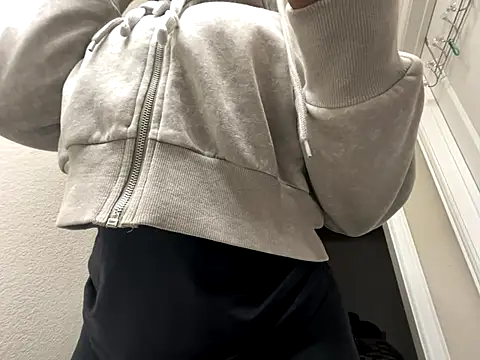 wynterheat online show from November 1, 7:10 am