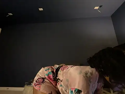 wynterheat online show from April 18, 7:58 pm